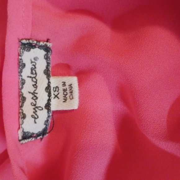 Eyeshadow Cutout 3/4 Length Sleeve Blouse - Picture 4 of 7